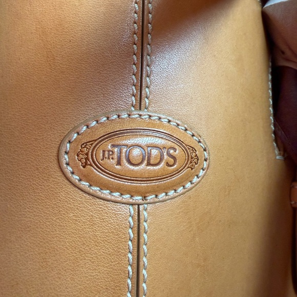 Luxurious J.P. Tod’s Tan Leather Tote Made in Italy Structured Shoulder Bag - Picture 3 of 16